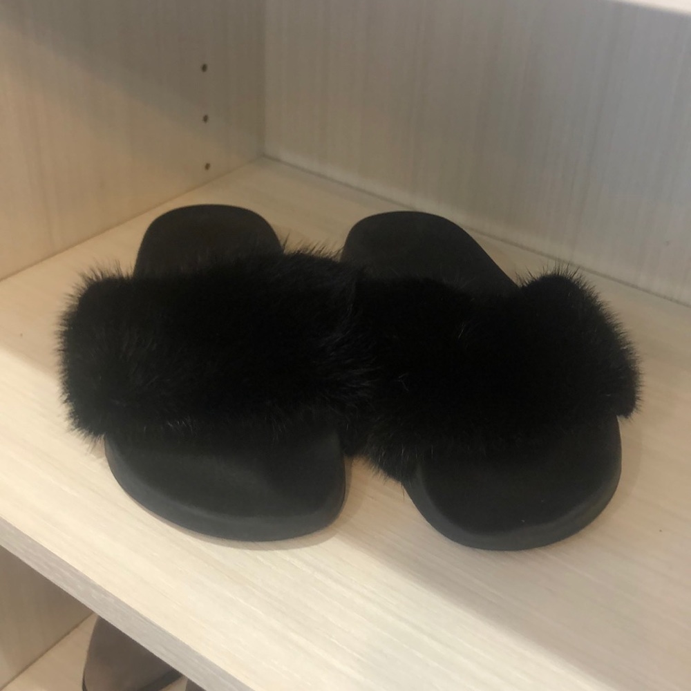 Givenchy fur slides 37